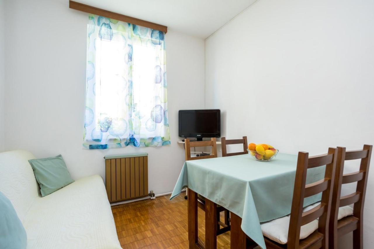 Apartment Jakovac By El-Pi Tours Njivice Kültér fotó