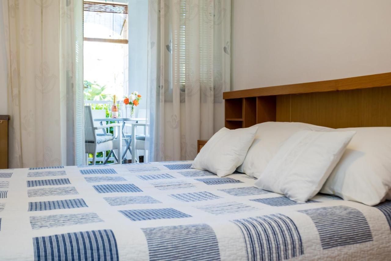 Apartment Jakovac By El-Pi Tours Njivice Kültér fotó